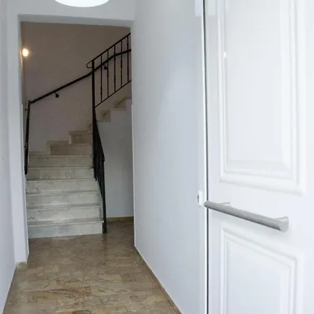 Eva's House Karababás